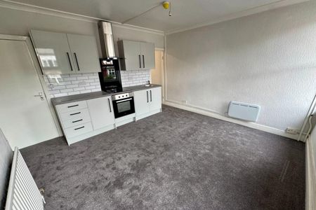 1 bedroom Flat To Let - Photo 5