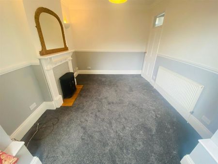 2 bedroom Flat To Let - Photo 3