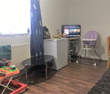 2 bedroom flat for rent - Photo 3