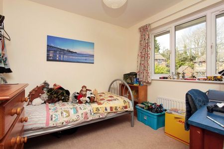 3 bedroom semi-detached house to rent - Photo 2