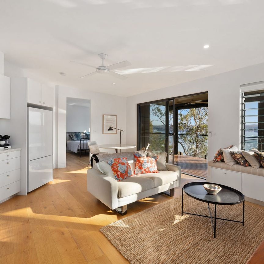 Tranquil Coastal Retreat with Breathtaking Views - Fully furnished. Access via 48 Trappers Way and Inclinator. - Photo 1