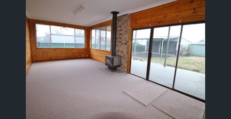 AMAZING FAMILY HOME!! - Photo 4