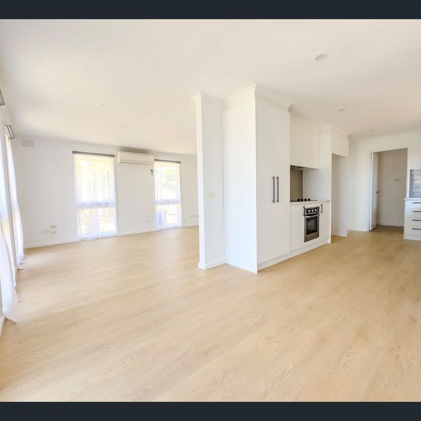 Beautifully Renovated Home in Dandenong North - Photo 1