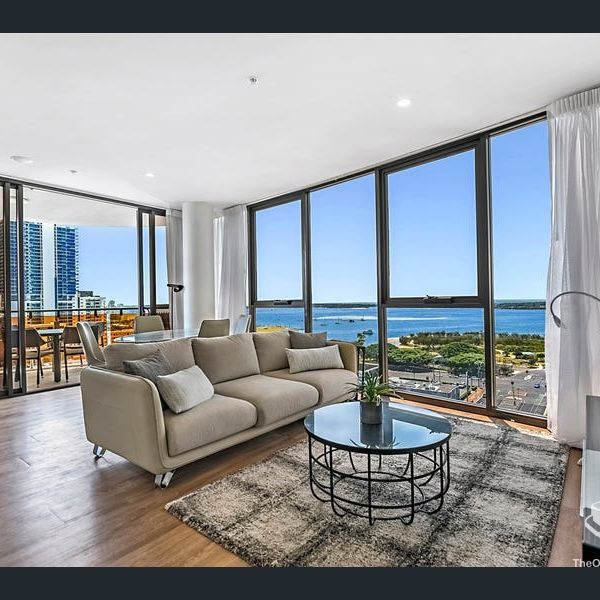 Large Two Bedroom Unfrunished. A1 position. - Photo 1
