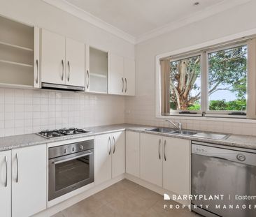 Modern Rental Property in Prime Doncaster East. - Photo 2