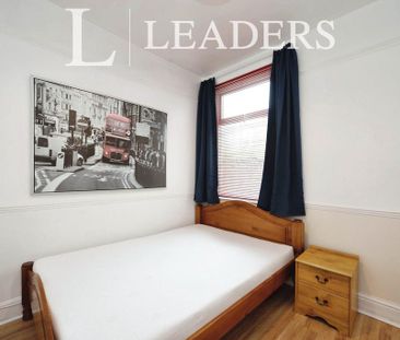 4 bedroom terraced house to rent - Photo 4