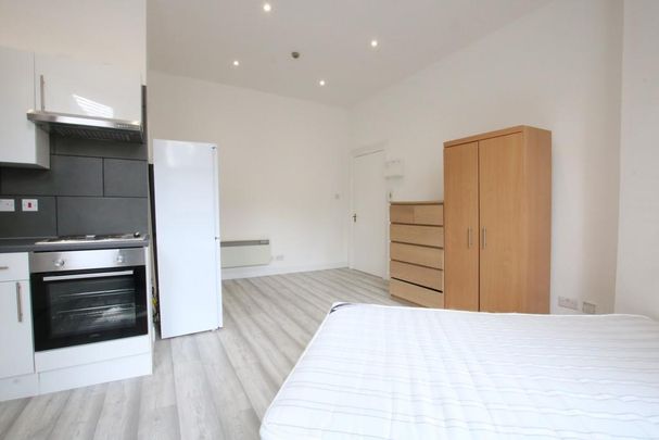 Studio to rent - Photo 1