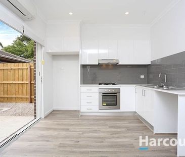 Executive Two Plus Study Modern Townhouse - Photo 2