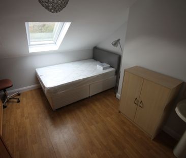 Room 5, 12 Malone Avenue, Belfast, BT9 6ER - Photo 3