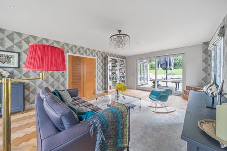 6 bedroom detached house to rent - Photo 3