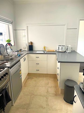 Hampton East - Photo 2