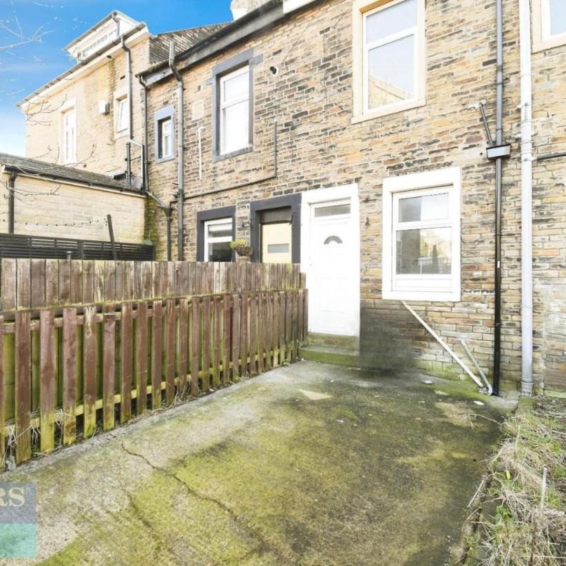 Cranmer Road, Bradford, West Yorkshire, BD3 - Photo 1