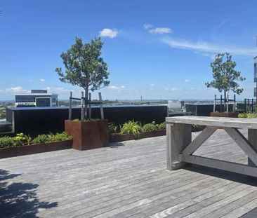 Huge studio now available. - Photo 3