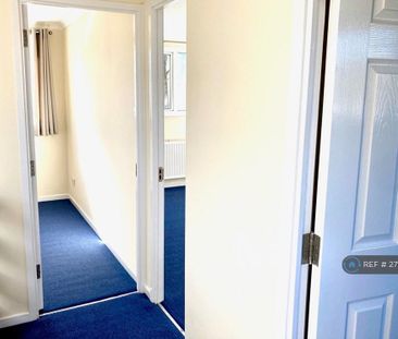 3 bedroom semi-detached house to rent - Photo 6