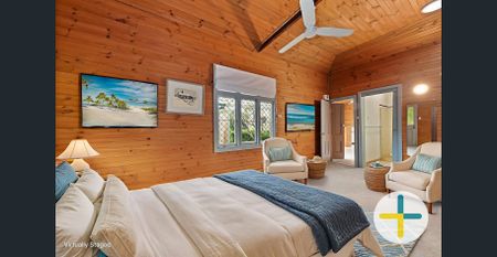 Delightful Freestanding Cottage with Sunny Garden! - Photo 3