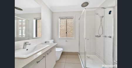 Family Comfort Meets Quiet Court Living in Cranbourne East! - Photo 2