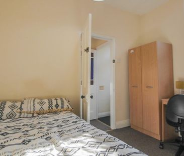 27 Farrar Street - Photo 2