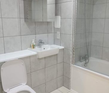 2 Bed Flat, Bridgestone House, SE16 - Photo 1