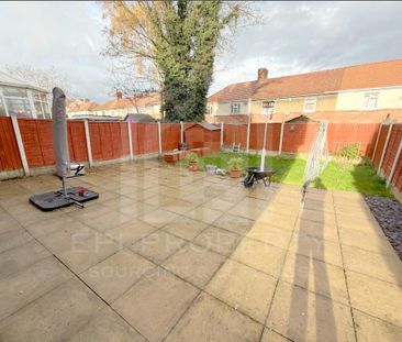 3 bedroom end of terrace house to rent - Photo 5