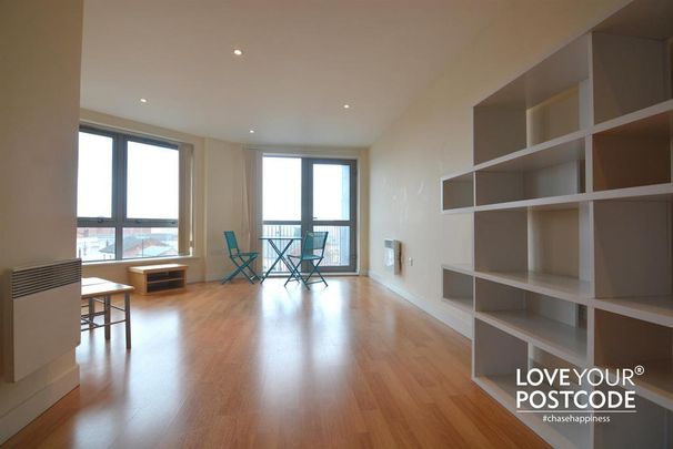 2 bedroom flat to rent - Photo 1