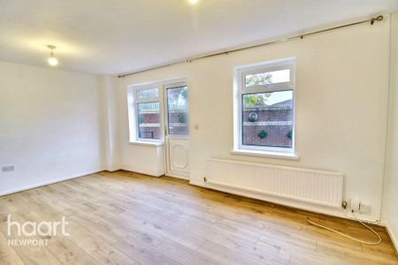 3 bedroom end of terrace house to rent - Photo 3