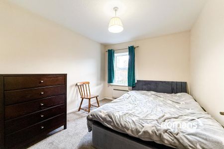 2 bedroom flat to rent - Photo 3