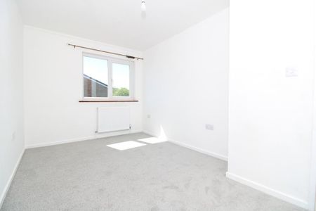 3 bedroom end of terrace house to rent - Photo 3