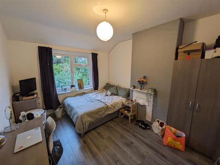 5 bedroom private hall to rent - Photo 2