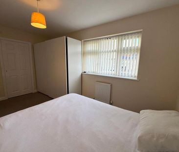 3 bedroom detached house to rent - Photo 2