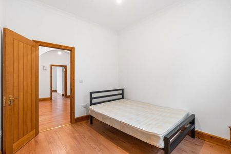 3 Bed Flat, Wellington Road, BN2 - Photo 2