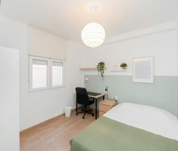 Calle Cristo de la Epidemia, Málaga, Andalusia 29013 - Photo 6