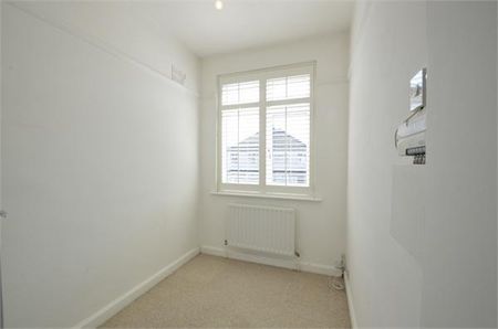4 bedroom semi-detached house to rent - Photo 4