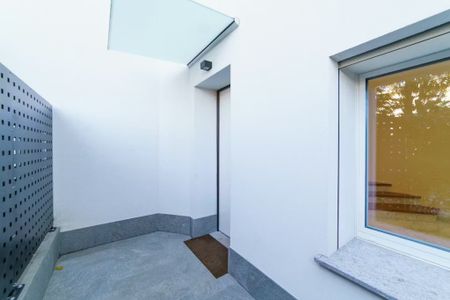 Via degli Ottoboni, Milan, Lombardy 20148 - Photo 4