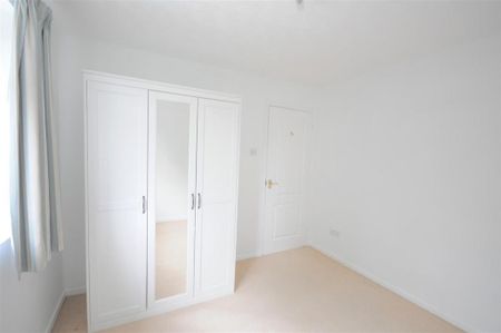 3 bedroom detached house to rent - Photo 2