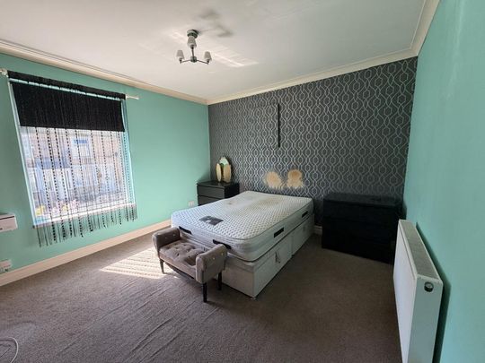 4 bedroom terraced house to rent - Photo 1
