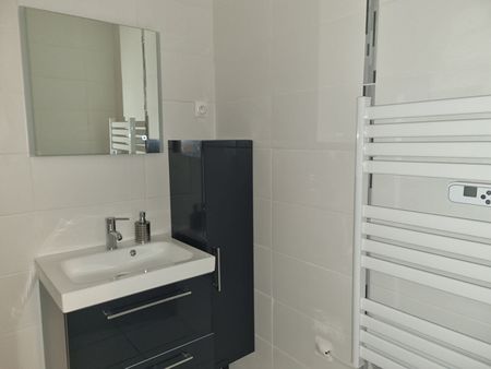 Appartement de Type 2 Meublé 50m² Climatisé avec Véranda FLASSANS SUR ISSOLE, - Photo 5