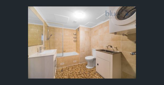 PRIME CITY CENTRE LOCATION IMPRESSIVE 1BEDDER IN THE NEWHAVEN BUILDING - Photo 1