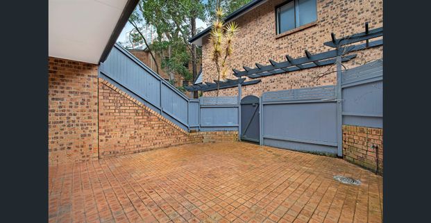 3 STOREY TERRACE:3 BED 2 BATH 2 CAR Large courtyard, in established MIRVAC Complex - Photo 1