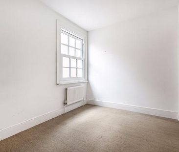 2 bedroom semi-detached house to rent - Photo 5