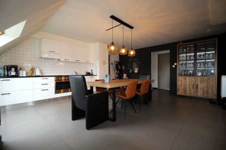 Gezellig ruim dakappartement centrum Harelbeke! - Photo 3