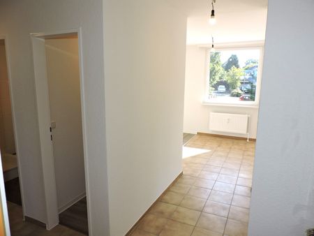 Renovierte drei Zimmer Wohnung in ruhiger Lage zum 01.11.2024 frei! - Photo 2