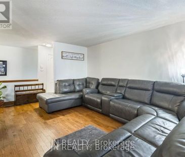 23 HAZELGLEN COURT - Photo 2