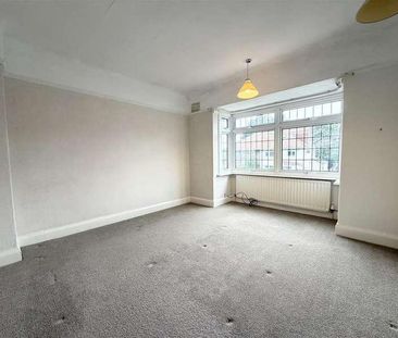Cortsway, Wirral, CH49 - Photo 1