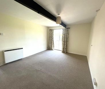 2 bedroom barn conversion to rent - Photo 2