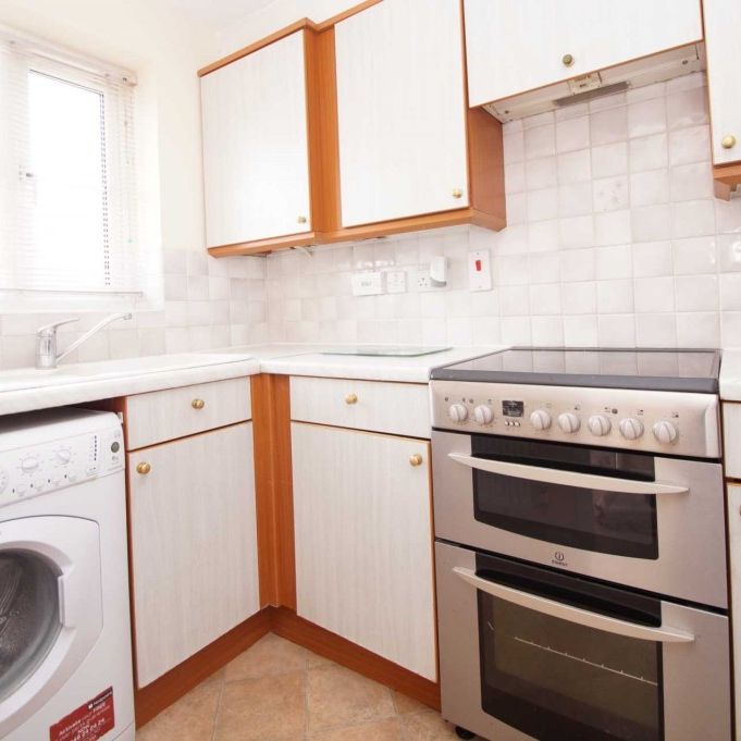 2 bed Terraced for rent - Photo 1