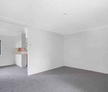 3 Bedroom House with Water Views! - Photo 2