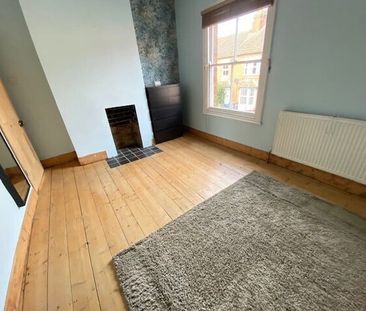 Bury Avenue, Newport Pagnell - Photo 2