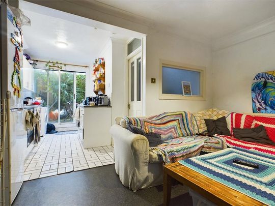 4 bedroom terraced house to rent - Photo 1