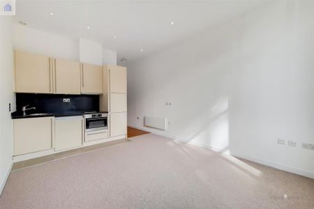 Studio to rent - Photo 3