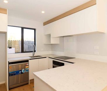 Nearly New 2 Bedroom in Sunnyhills - Photo 3